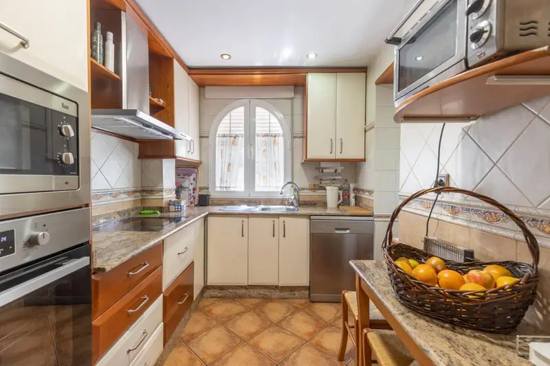 Casa en Venta Granada Ciudad 5 Dormitorios 2 Baños Garaje