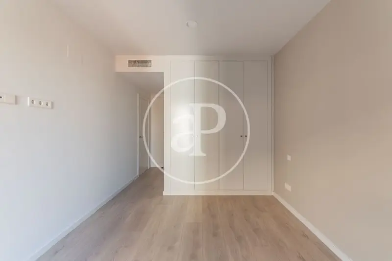 Apartamento en Pasaje de Bisbal con Garaje y Trastero