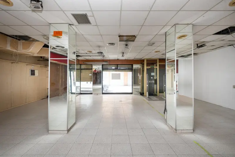 Venta Local Comercial 215m2 Pajaritos Centro Granada