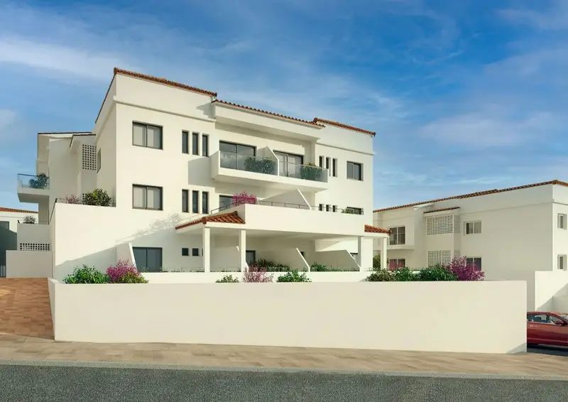 Apartamentos en Fuengirola: 2 a 4 Dormitorios, Lujo y Playa