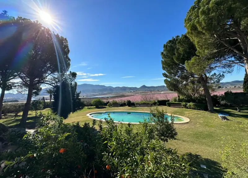 Mansión de Campo con Piscina y Salones para Eventos en Venta