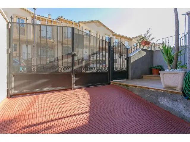 Casa en venta Cerrillo Maracena 3 habitaciones