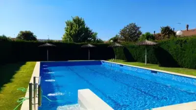 Casa en Venta Golmés 400m2 4 Habitaciones Jardin Piscina
