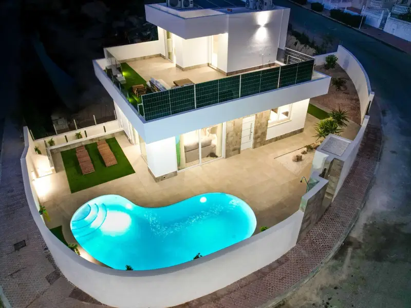 Villa en Rojales con Piscina y Vistas al Golf