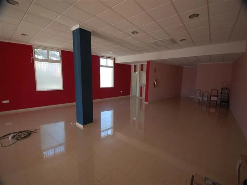 Local Comercial en Venta Els Poblets 183m2