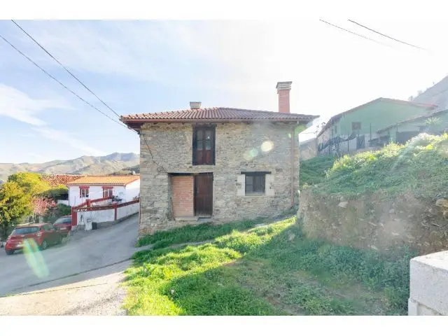 Casa Rural con Terreno en Asturias para Reformar