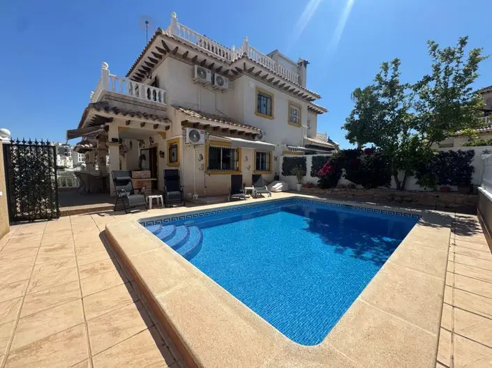 Adosado 3 Dormitorios Villamartin Piscina Privada