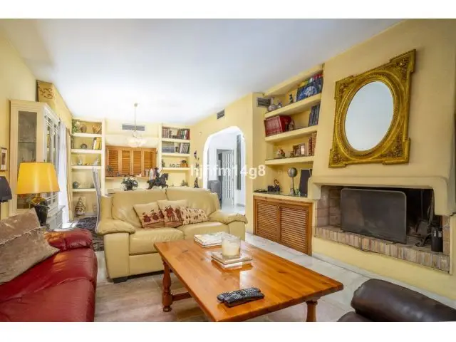 Chalet en Venta Nueva Andalucía Marbella Piscina Privada Jardín