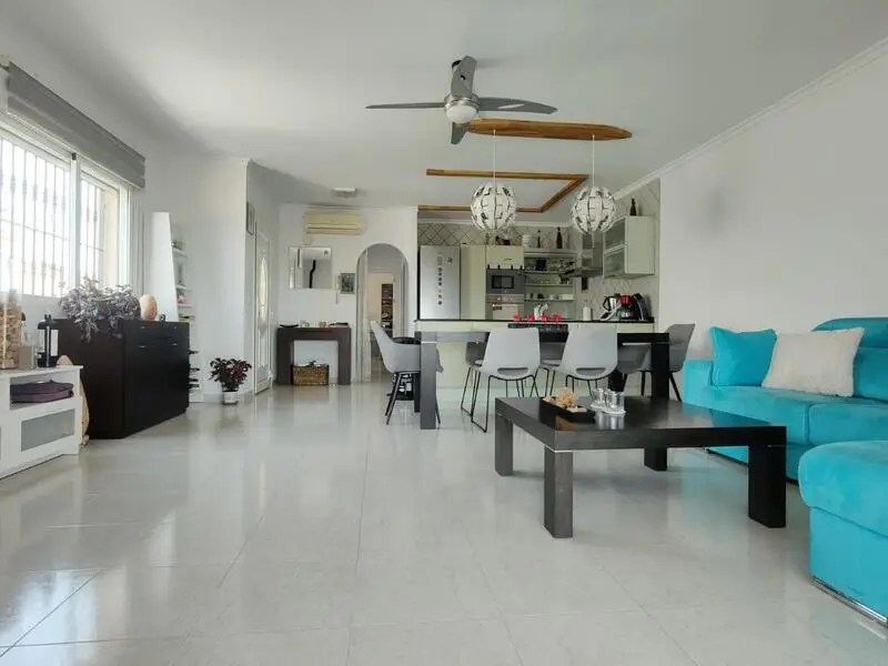 Villa en San Juan de los Terreros con Piscina y Sistema Fotovoltaico