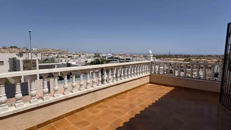 Villa Independiente 4 Dorm 2 Baños Piscina Comunitaria Torrevieja