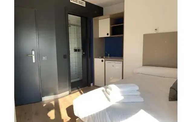 Habitacion Amueblada en Residencia Malaga