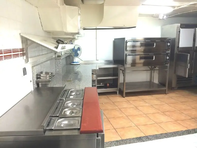 Venta Local Comercial con Terraza en Sta Cristina Oleiros