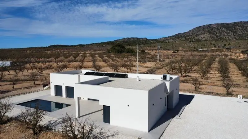 Casa-Villa de 3 Dormitorios en venta Pinoso, España