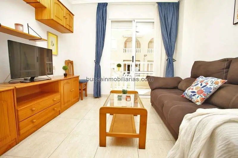 Apartamento en Torrevieja cerca de la playa con piscina