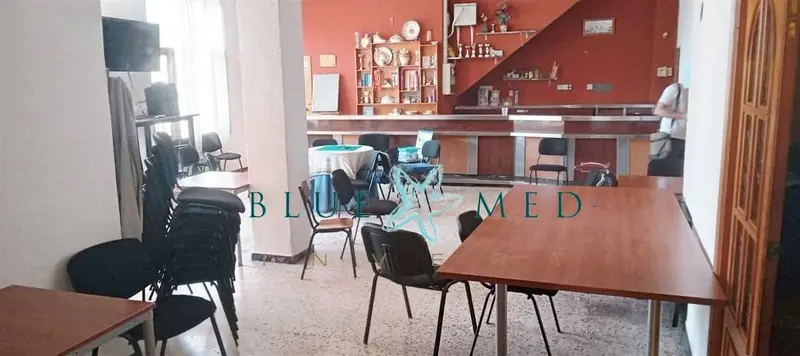 Chalet en venta en Lorca centro con local comercial y dos viviendas
