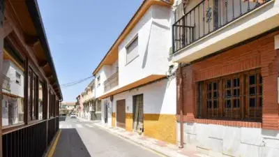 Casa 4 Dormitorios Local Comercial Maracena