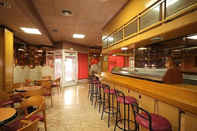 Bar Restaurante con Licencia en Venta Onil