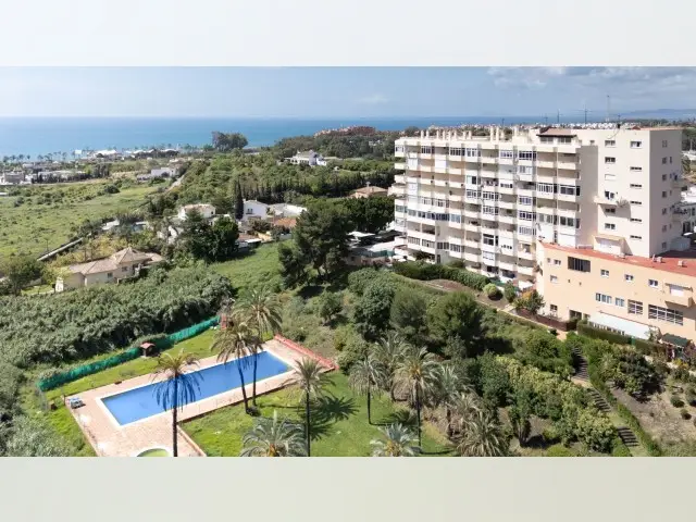 Atico en venta en Estepona 1 Dormitorio con vistas al mar