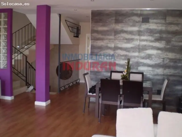 Casa Unifamiliar 238m2 4 Plantas Jardin Piscina