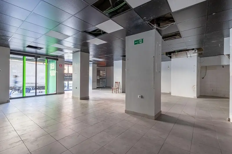 Venta Local Comercial Acera del Darro Granada 450m2