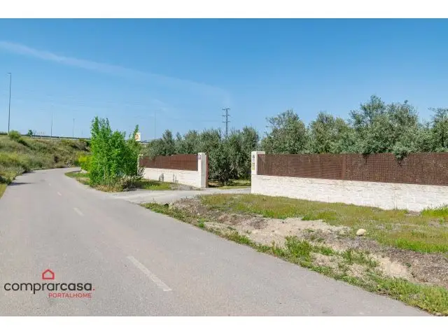 Finca Rustica con Energia Solar Piscina y Agua de Pozo