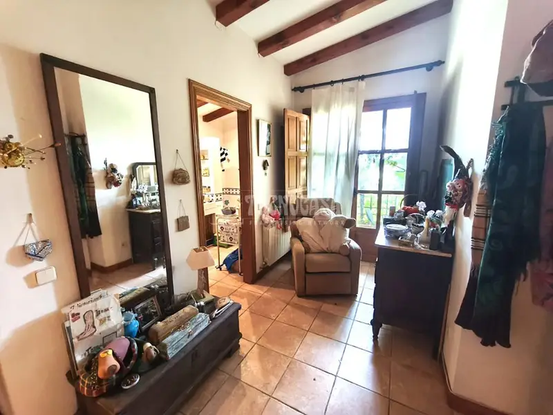 Chalet en venta Torrelaguna: Amplio y tranquilo