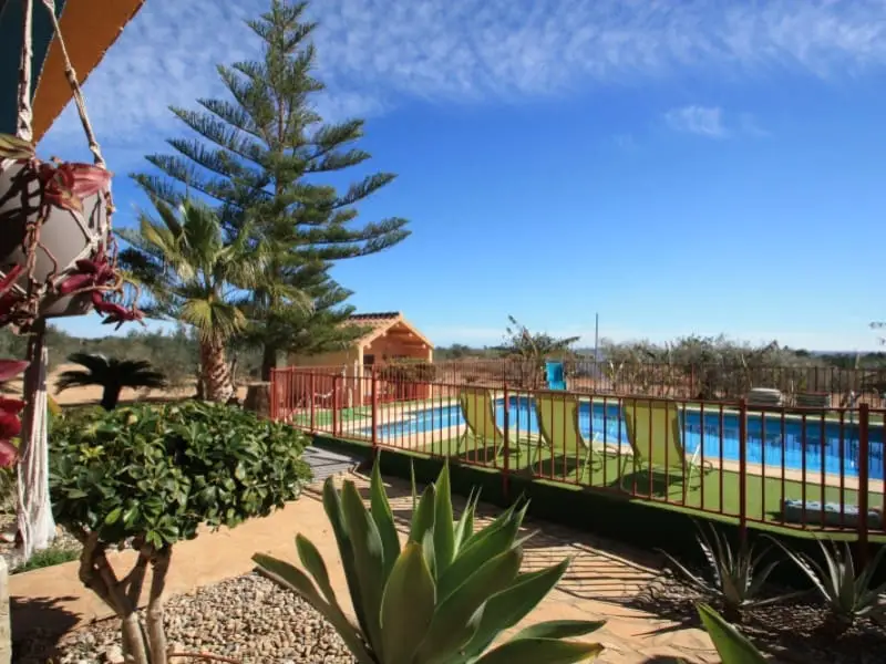 Finca Rural con 4 Casas en Camarles Tarragona
