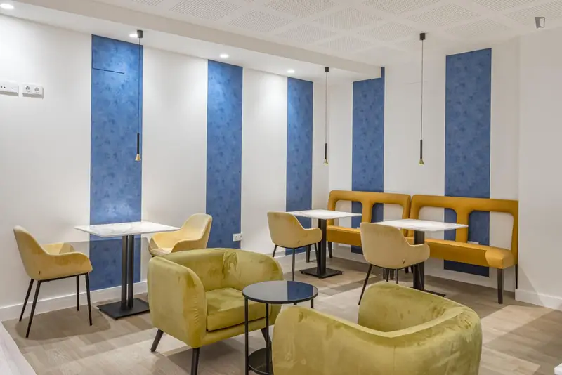 Habitación en Alquiler Málaga: Amueblada, gastos incluidos, ideal jóvenes