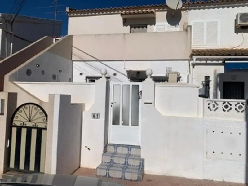 Apartamento en Chaparral Torrevieja 2 dormitorios con terraza y piscina
