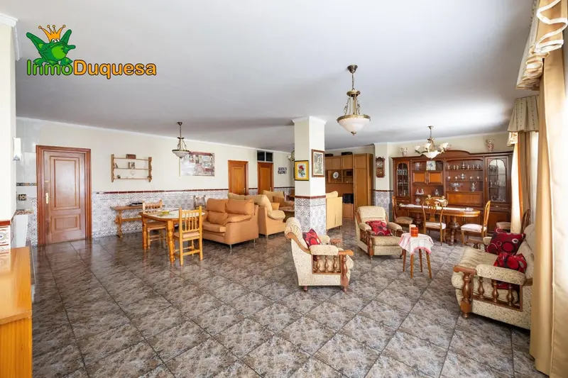 Chalet en Venta en Belicena Gran Capacidad Familiar