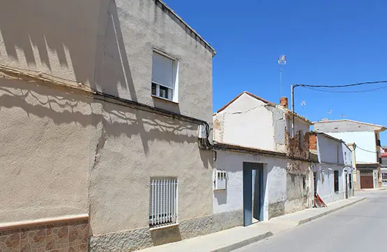 Chalet para reformar en Tarazona de la Mancha