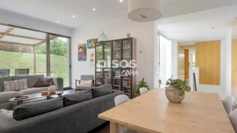 Chalet Moderno en Venta Bergondo Cuatro Dormitorios Jardin Terrazas
