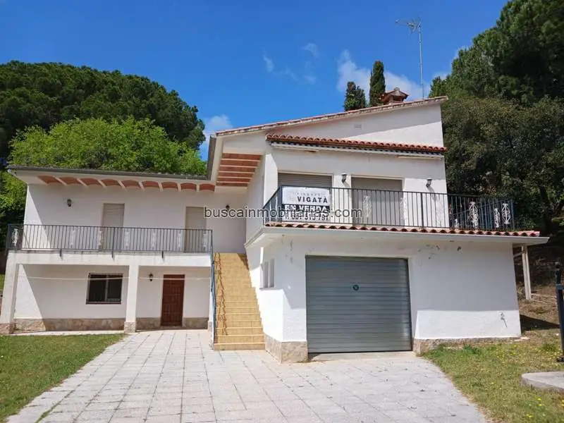 Chalet en venta en Sant Miquel d Aro con piscina y vistas a la monta
~a