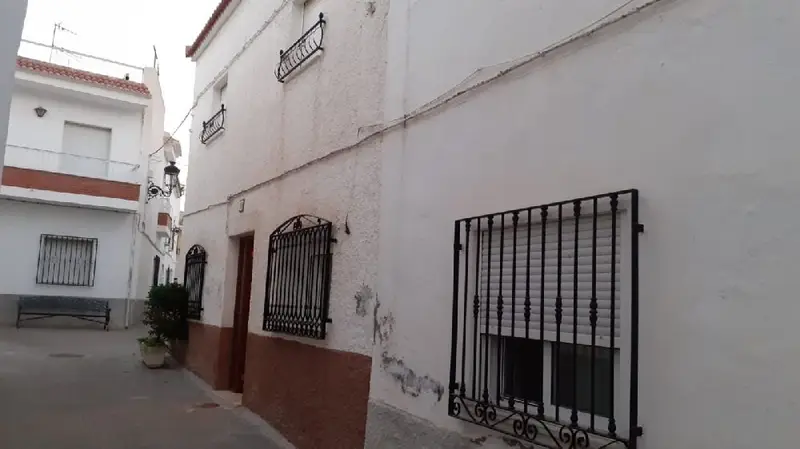 Venta Casa con Patio en Armuña de Almanzora