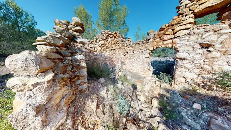 Ruina con terreno en Alcalalí para restaurar
