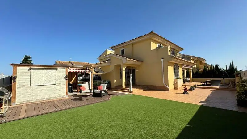 Villa en Orihuela 3 Dormitorios Lujo Cerca de la Playa