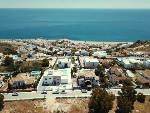Villa de Lujo en Manilva con Vistas al Mar