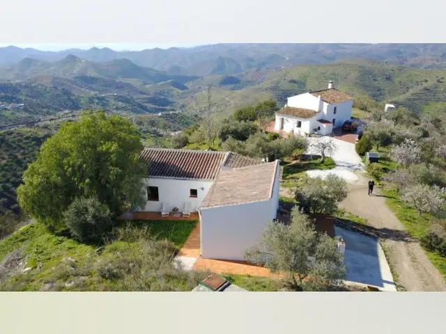 Finca con Vistas Panorámicas en Almogía 3 Dormitorios