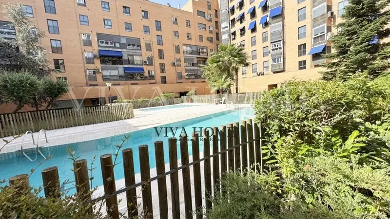 Piso en venta en Madrid Las Rosas 3 habitaciones 2 baños garaje trastero piscina