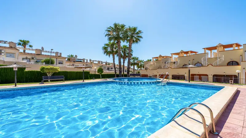 Adosado 2 Dormitorios Villamartin Piscina Solarium Aparcamiento