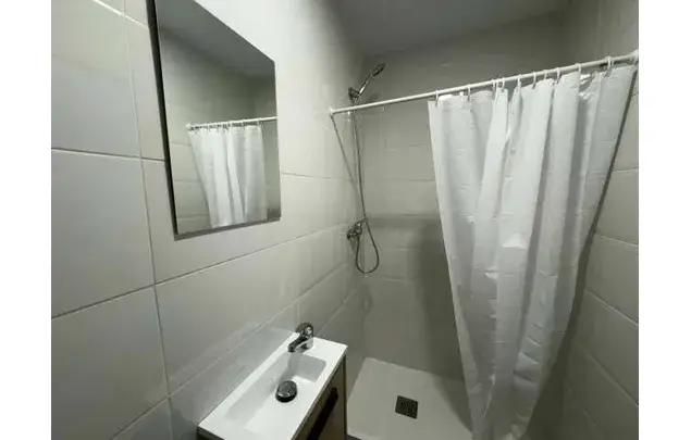 Alquiler Habitaci
ón Madrid 150m
² Piso Compartido