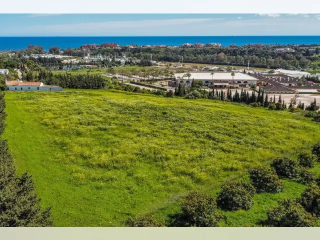 Terreno en venta Estepona, España