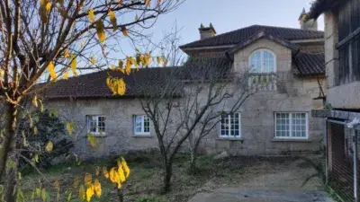 Chalet en Vilanova de Arousa con 6 dormitorios y garaje