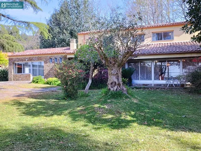 Venta Chalet con Chimenea en Cacheiras Teo