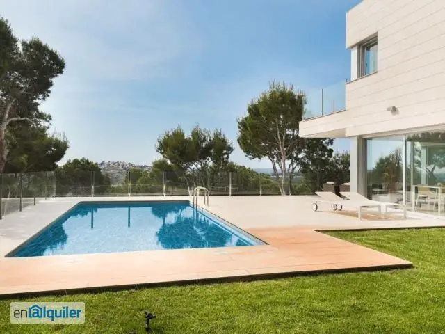Casa de Lujo Amueblada en El Bosque Valencia