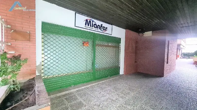 Venta Local Comercial Almozara Zaragoza 77m2