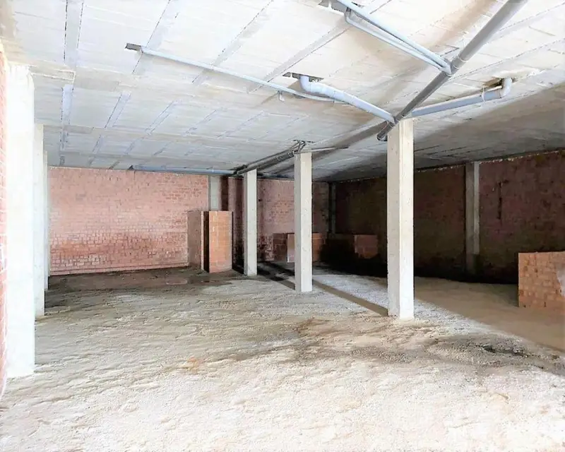 Local en venta en Azuaga 292 m2