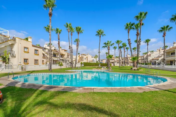 Bungalow en Venta Playa Flamenca 2 Dormitorios Cerca de la Playa