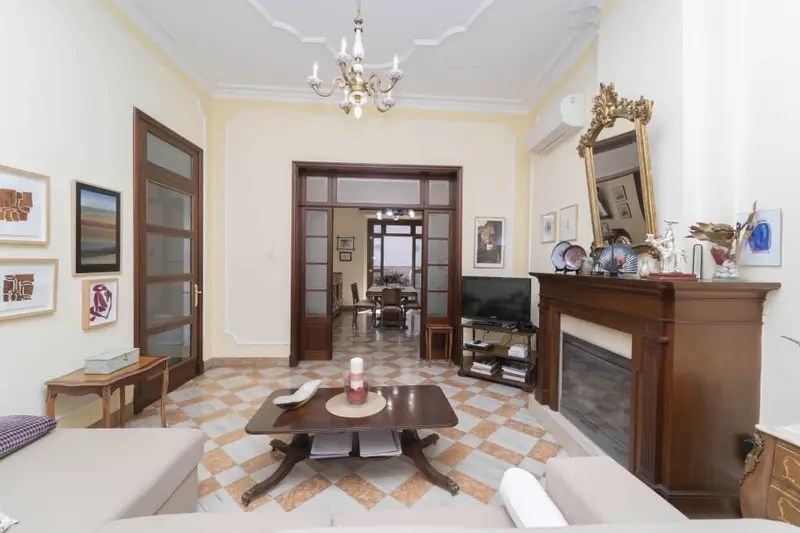 Adosado en Venta en Soller Mallorca con Patio Azotea y Garaje
