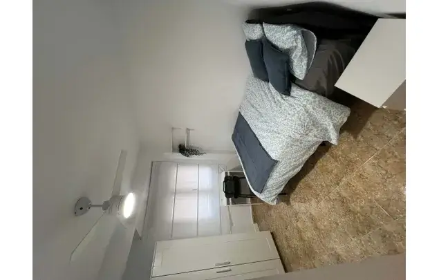 Rent a room of 90 m² in Alicante